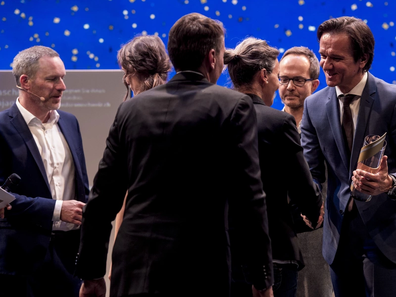 Samsung Hall APG Poster Night 2018